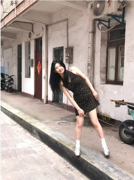 ��Ů��